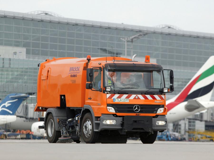  Mercedes-Benz Atego 1518 Road Service 2005 года  (фото 1 из 2)